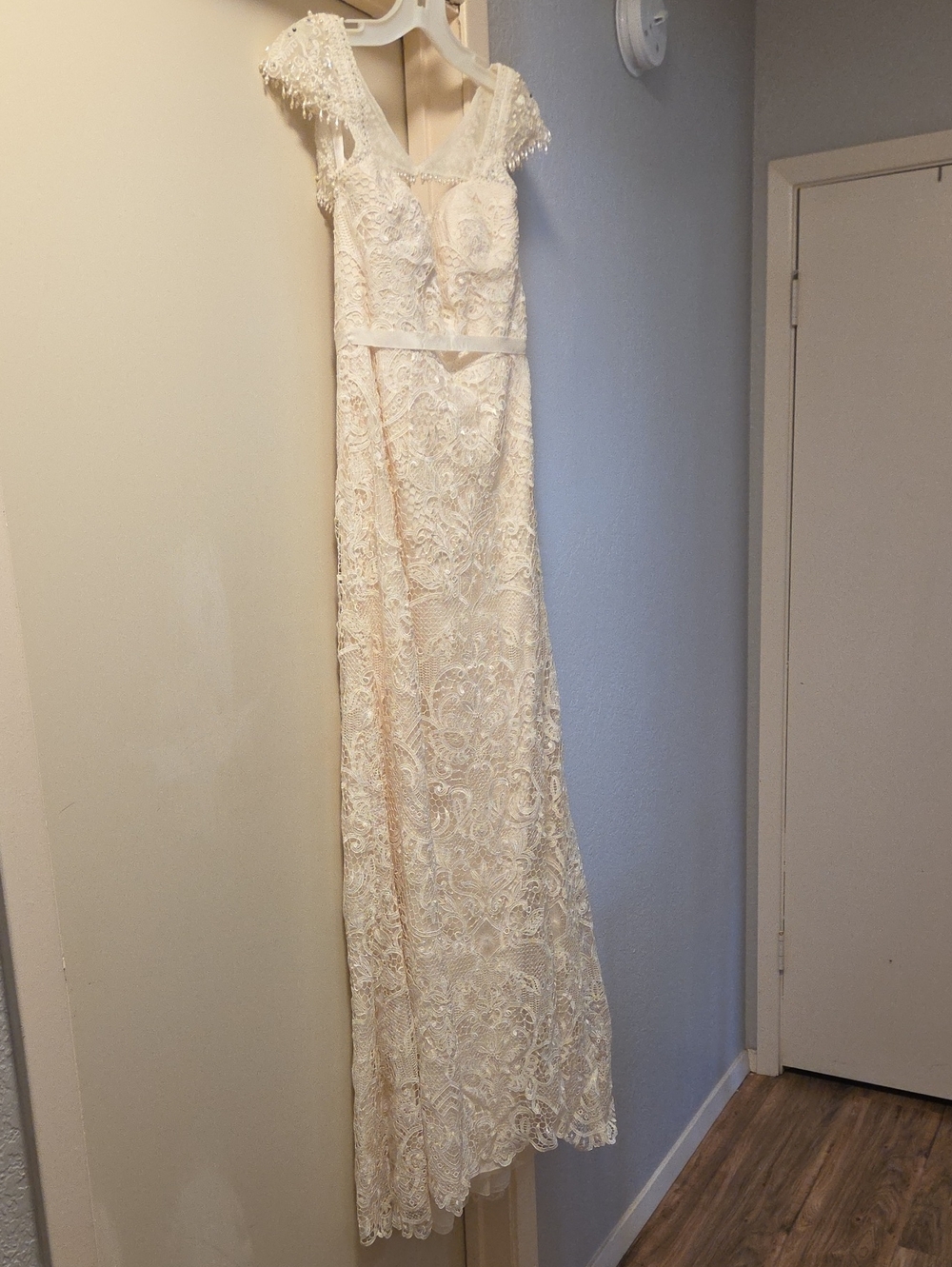 NWT Melissa Sweet Ivory Lace Cap-Sleeve Sheath Wedding Gown Unaltered